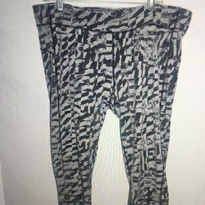 Abstract Patterned Leggings